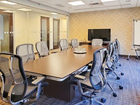 Preview this Regus - Minneapolis - St Paul Town Square Tower Coworking space for Rent in St. Paul