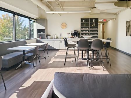 Preview this Regus - West Allis – National Avenue Coworking space for Rent in Milwaukee