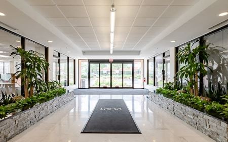 Preview this Corporate Offices Business Center Coworking space for Rent in Oak Brook