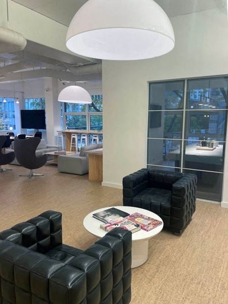 Preview this Superior Space Coworking space for Rent in Chicago