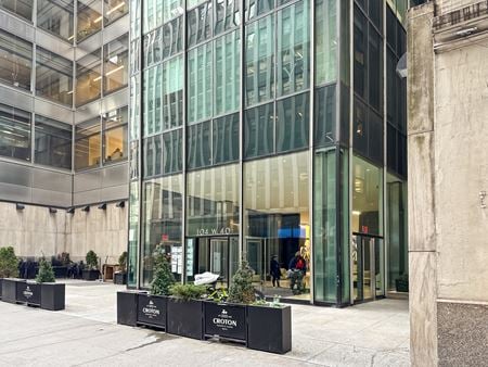 Preview this Regus - Bryant Park Coworking space for Rent in New York