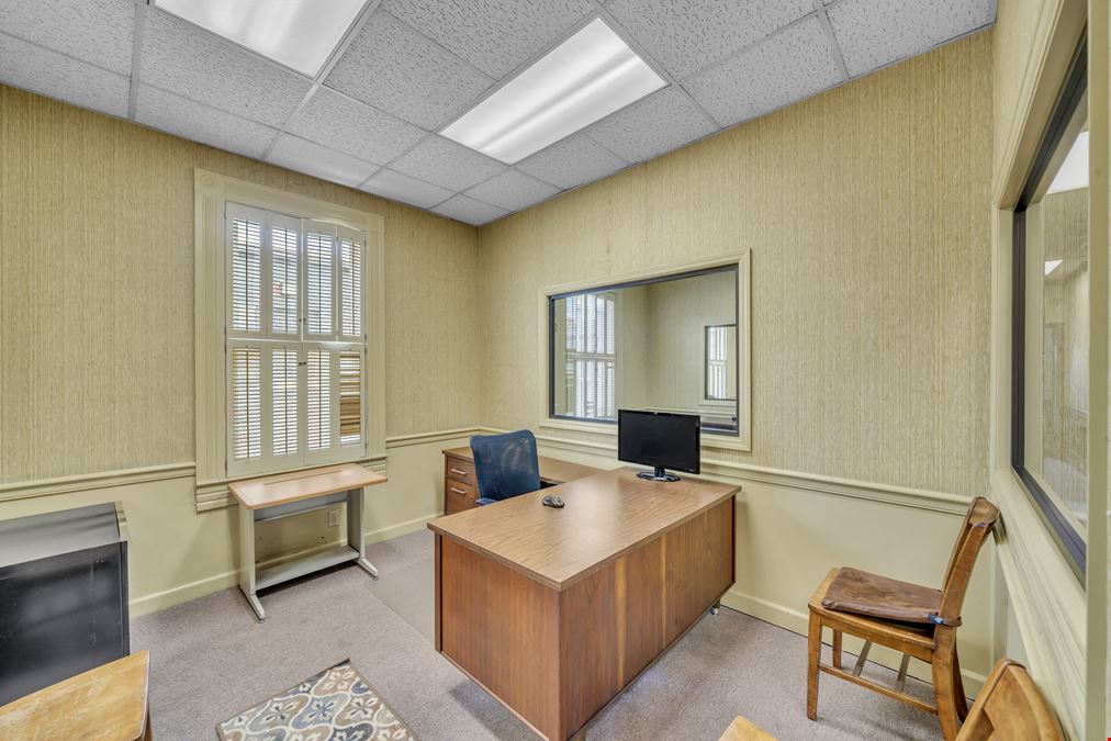Tucker CoWorking - 765 Walnut Street