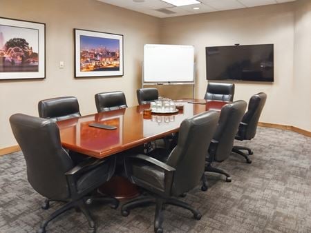 Preview this Regus - Overland Park - Metcalf Avenue Coworking space for Rent in Overland Park
