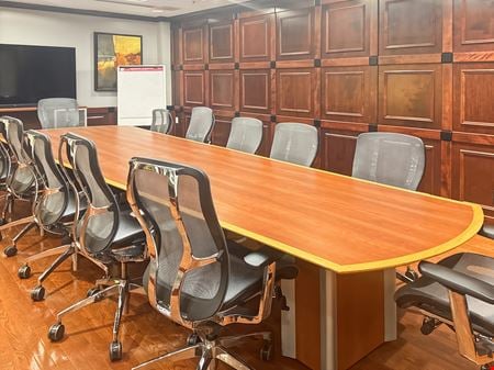 Preview this Regus - Kansas City - Country Club Plaza Coworking space for Rent in Kansas City