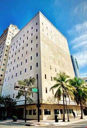 Preview this mindwarehouse Coworking space for Rent in Miami