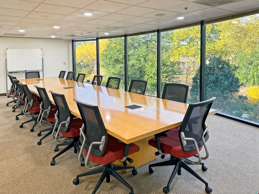 Regus - Boulder - Center Green Dr