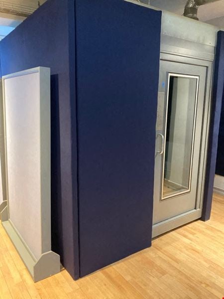 Preview this VoxPod NYC Coworking space for Rent in New York City
