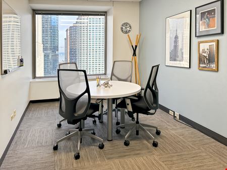 Preview this Regus - Chicago - 401 North Michigan Coworking space for Rent in Chicago