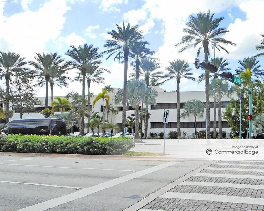 240 Crandon - Boulevard