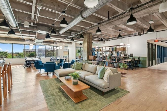 Preview this Common Desk - Travis Park Plaza Coworking space for Rent in San Antonio
