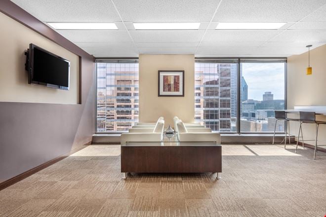 Preview this Regus - University Street Coworking space for Rent in Montreal