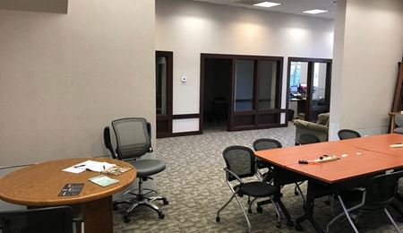 Preview this Fox.Build - Fox.Build Makerspace Hackerspace Coworking Coworking space for Rent in St Charles