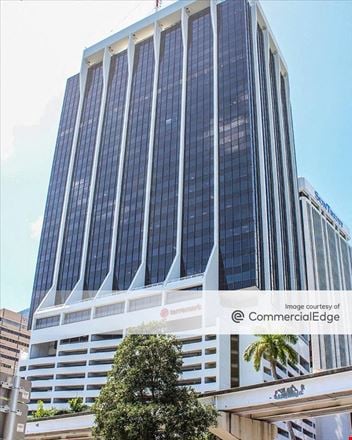 Preview this Quest Workspaces - One Biscayne Tower Coworking space for Rent in Miami