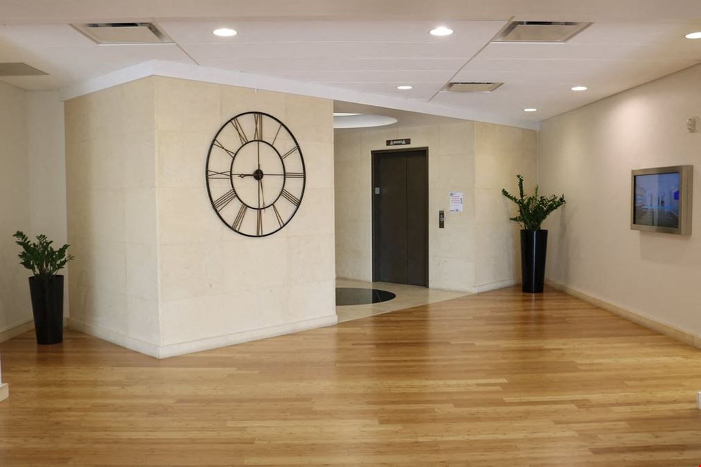 Twinrose Coworking - Midway Media Centre